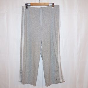 Athletic Works Gray & White Capri Sweatpants. Medium. In Good Condition.